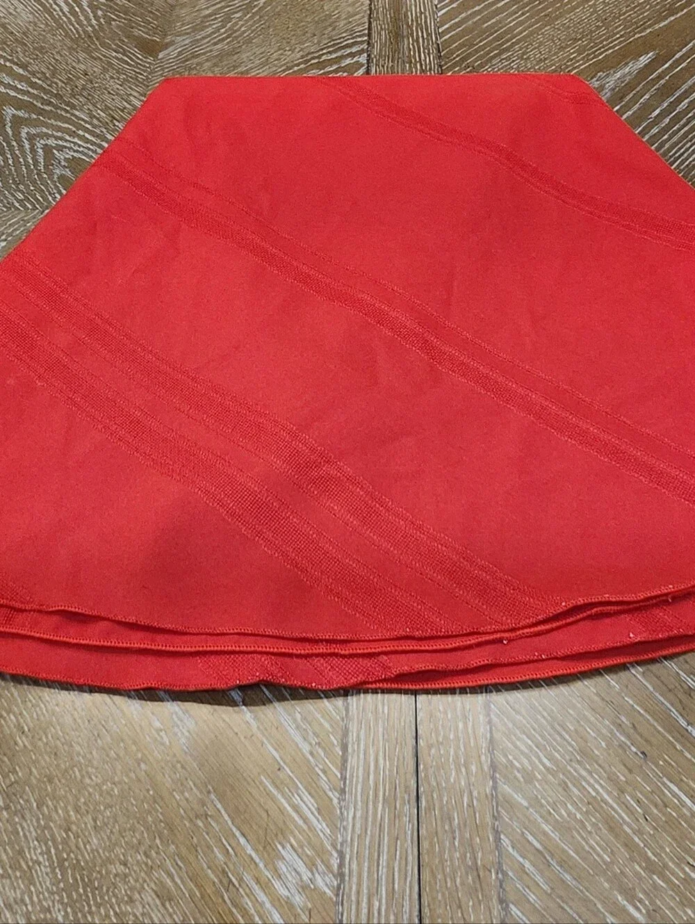 Vintage Damask Red Tablecloth Round 70